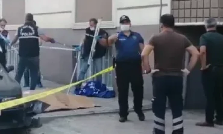 Iğdır merkezinden 5. Kattaki evinin camından düştüğü tahmin edilen kadın hayatını kaybetti