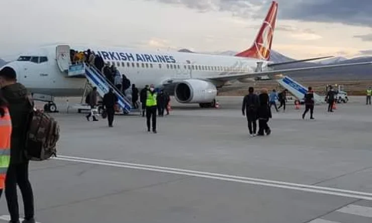 Iğdır'da uçak yolcu bileti cep yakıyor