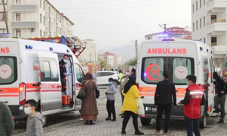 Iğdır’da bir binaya ait elektrik panosunun bir anda patlama oldu
