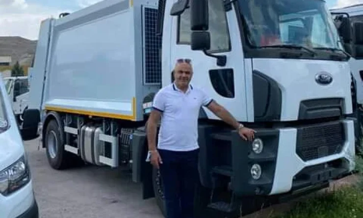 Tuzlıca'ya 2021 model büyük yeni çöp kamyonu müjdesini verdi