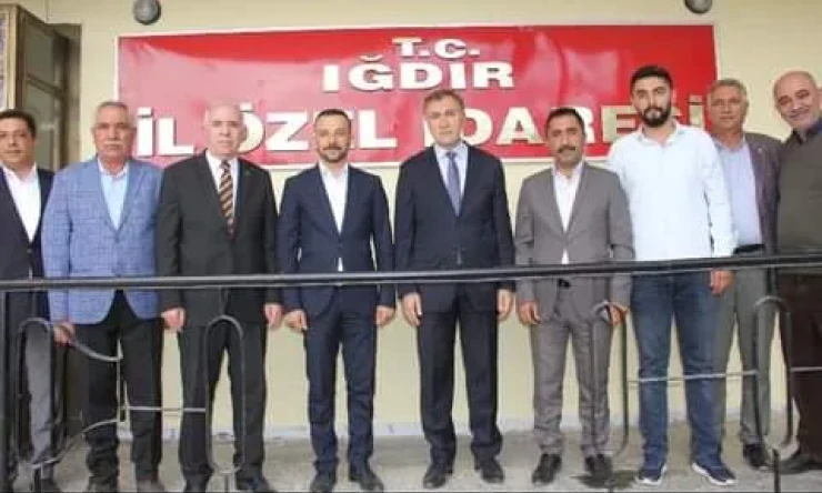 Kars İl Özel İdaresi Genel Sekreter yardımcıları ve Yol İş Sendikası şube başkanlarından Iğdır İl Özel İdaresine ziyaret