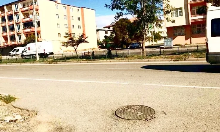 İlde rögar kapağı kazalara yol açtı