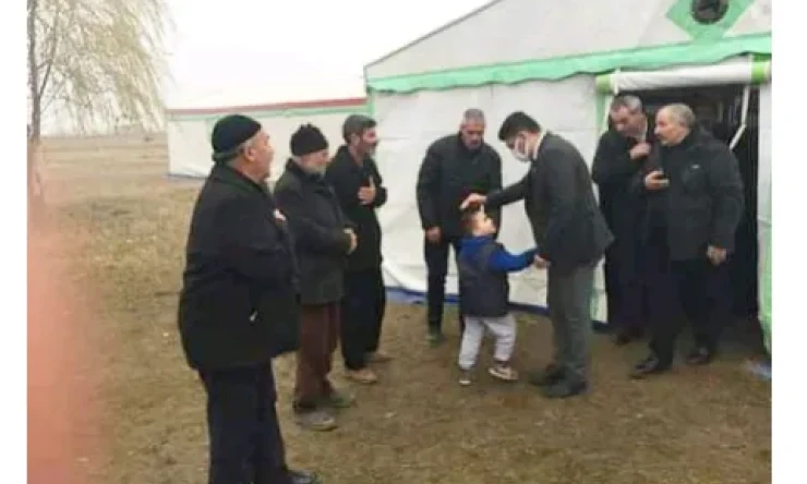 Başkan Ali Kemal Ayaz, İl Teşkilat mensubu arkadaşlarıyla ile beraber taziye yerlerini...