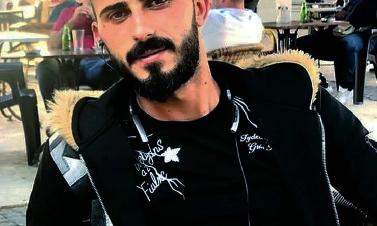 Tartıştığı kişi tarafından bıçakla yaralanan genç hayatını kaybetti