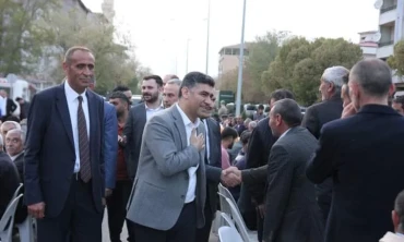 Ak Parti kadrosu MKYK üyesi ile Aralık'da iftara katıldı