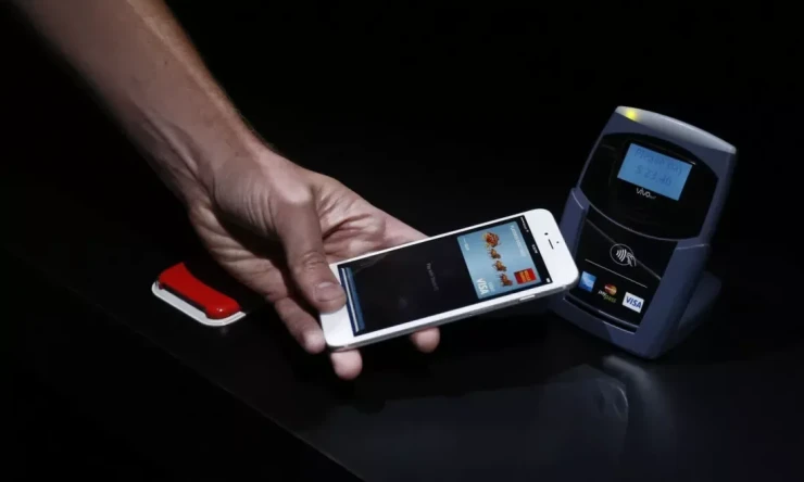 AB, Apple'ı Apple Pay üzerinden rekabet yasasını çiğnemekle suçluyor