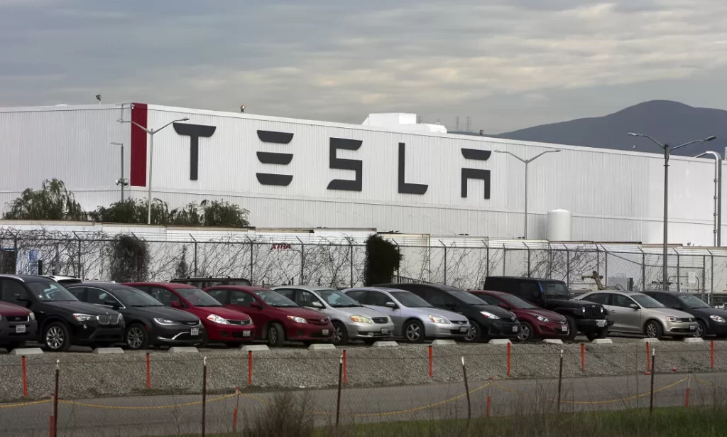 Tesla, süper bilgisayar ticari sırlarını çaldığı iddiasıyla eski çalışanına dava açtı