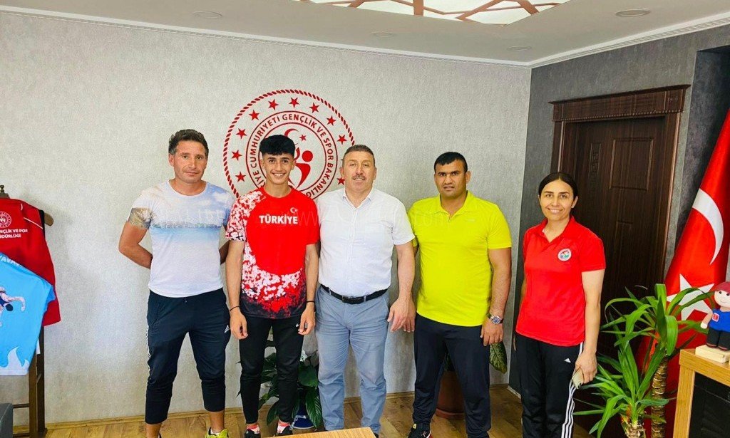 Milli Sporcu Alişan Alphan’dan İl Müdürü Yavaşer’e Ziyaret Etti