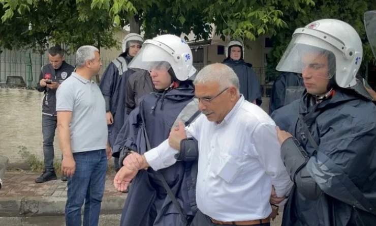 Bursa karıştı izinsiz yürüyüş yapmak isteyen 19 kişi gözaltına alındı