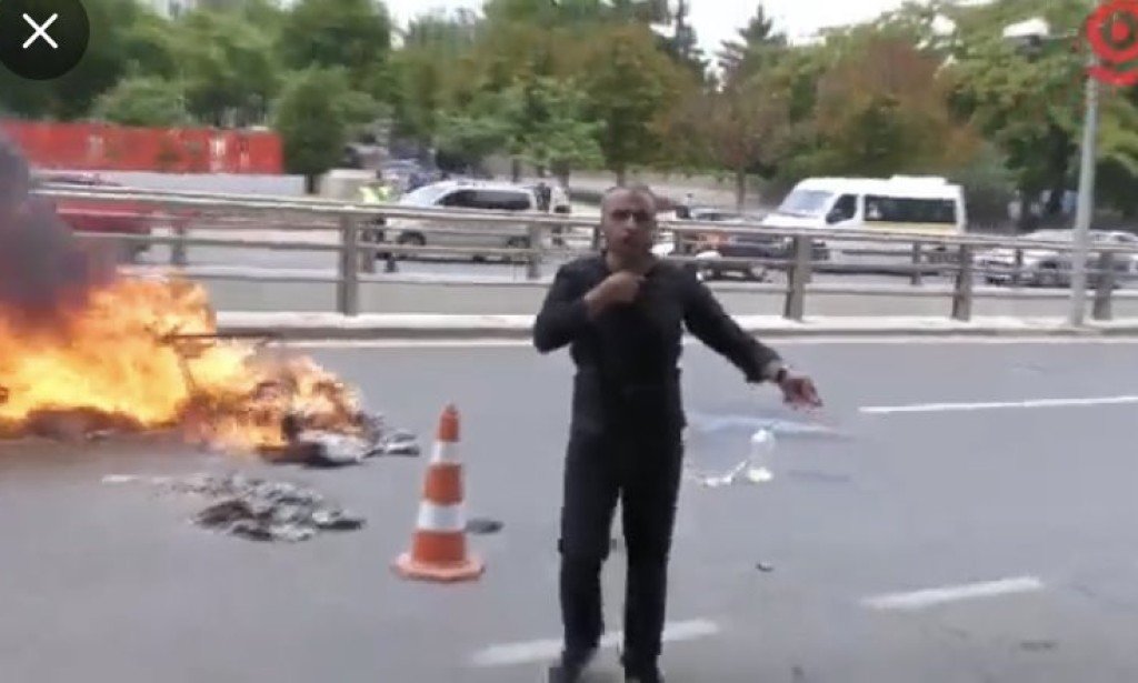 Son akaryakıt zamlarından sonra bir vatandaş TBMM önünde aracını yaktı