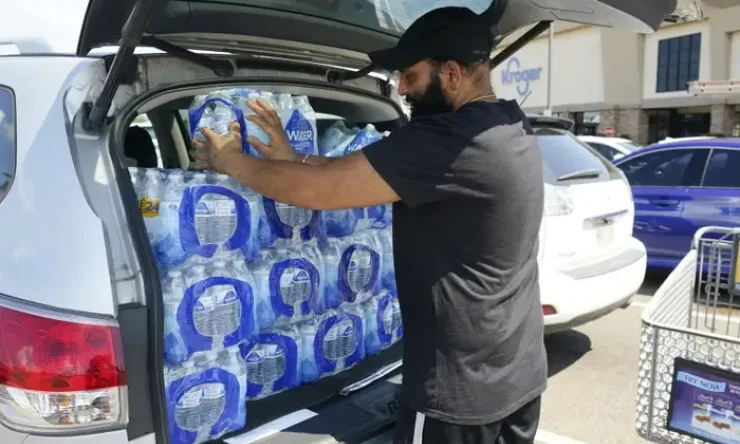Jackson, Mississippi'de 150.000'den Fazla İnsan Bir Kez Daha Güvenilir Temiz Su Olmadan Hayatta Kalmaya Çalışıyor