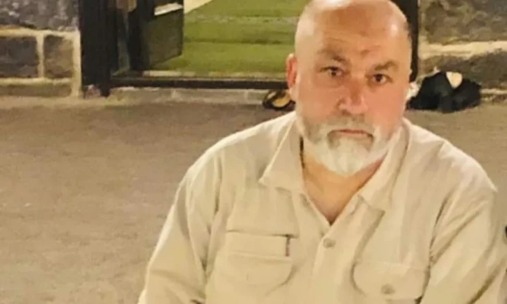 Yardım grubundaki iki gönüllü Umut Ada ve Fatih Durak ile  Teyider yardım derneğinden, 100 minik öğrenci çocularına...