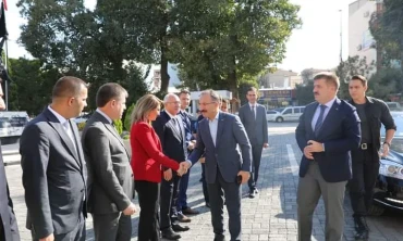İçişleri Bakan Yardımcısı İsmail Çataklı, lğdır Belediyesini ziyaret etti