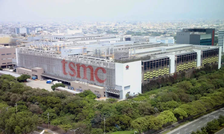 Çin gazetesi, ABD'nin TSMC'yi Arizona fabrikalarını inşa etmesi için "kandırdığını" ve "Tayvan'ımızdan" teknoloji çaldığını iddia ediyor