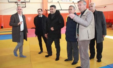 Ak Parit Iğdır İl Başkanı Ali Kemal Ayaz, Iğdır'a yapılan spor yatırımlarını basına tanıtı