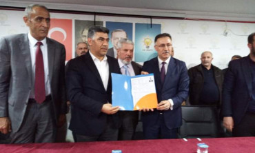 Ahmet Tutulmaz AK Parti Milletvekili Aday Adaylığını İl Başkanlığı'nda Açıkladı
