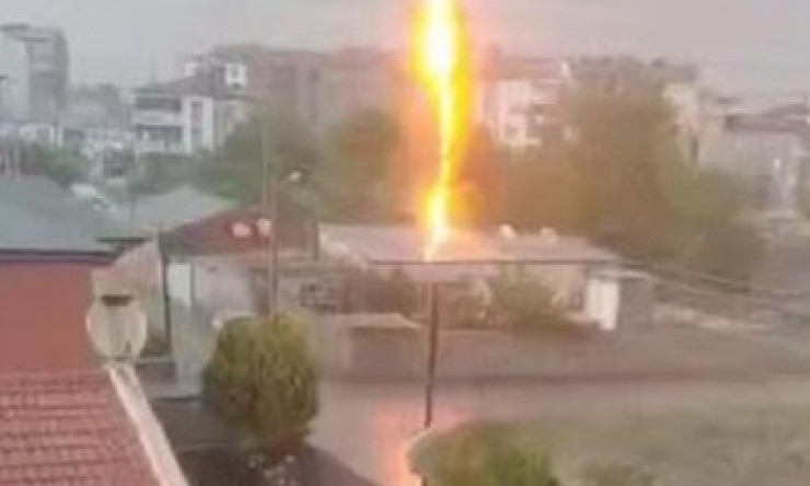 Iğdır'da Yıldırım Düştü