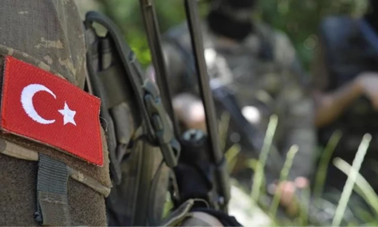 Pençe Kilit Harekat bölgesinde EYP patlaması sonucu 2 asker şehit oldu.