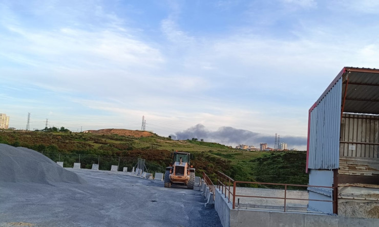 İstanbul Başakşehir'deki fabrikada yangın çıktı