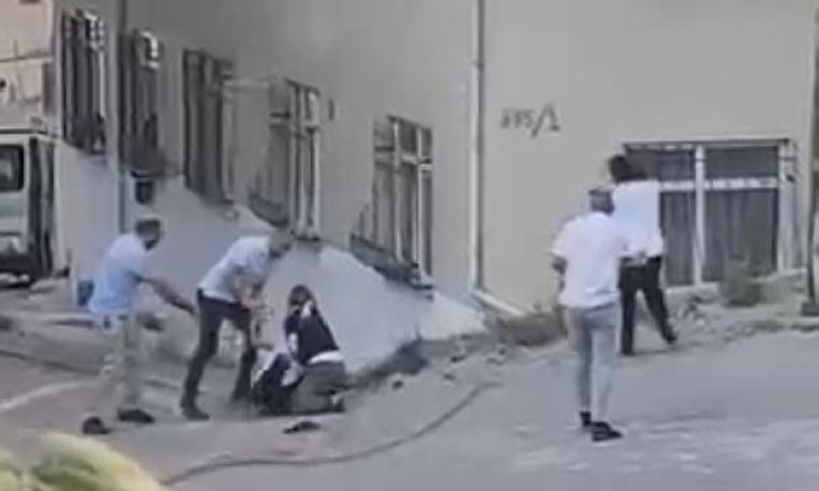 İstanbul Esenyurt'ta Sokakta Silahlı Kavga: Müdahale Eden Kişi Hayatını Kaybetti