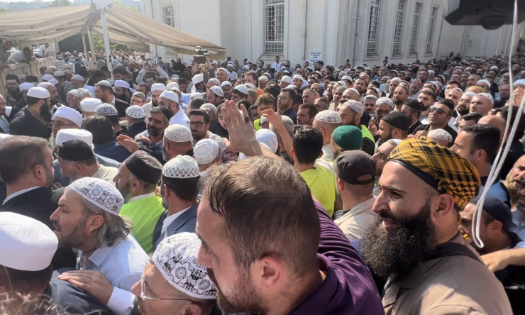 Adıyaman Menzil Şeyhi Şeyh Abdülbaki Erol'ün Cenaze Namazına Milyonlarca Kişi Katıldı