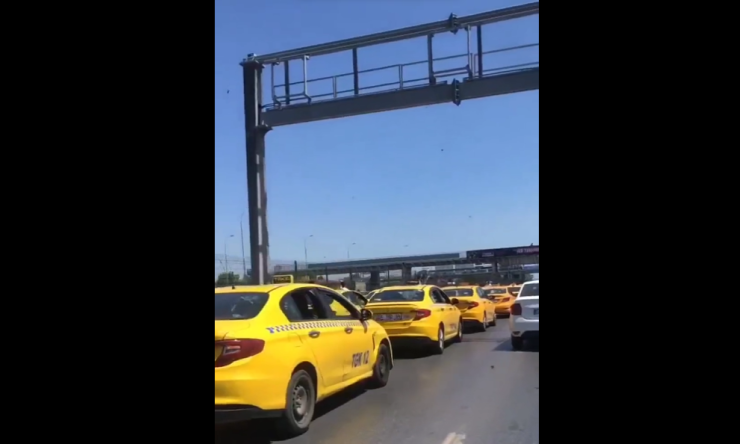 Akaryakıt Zammına İtiraz Eden Taksiciler Kontak Kapattı