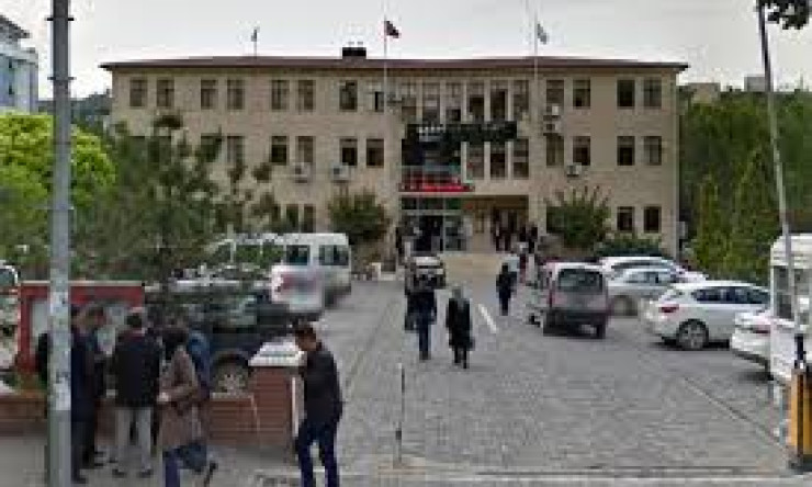 Belediye, şehir temizliği ve bakımı konusunda son derece yetersiz...