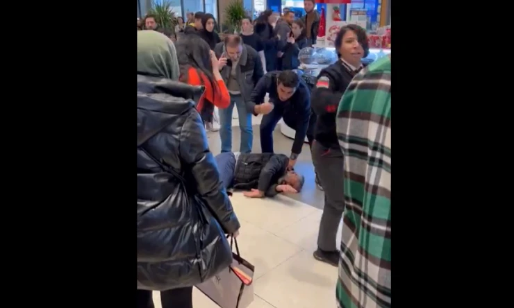 Maltepe Piazza AVM’de bir şahıs atlayarak intihar etti