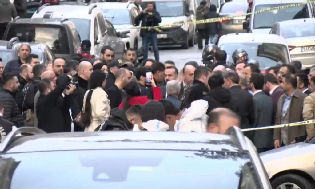 Küçükçekmece’de AK Parti Adayına Seçim Çalışması Sırasında Uzun Namlulu Silahla Saldırı