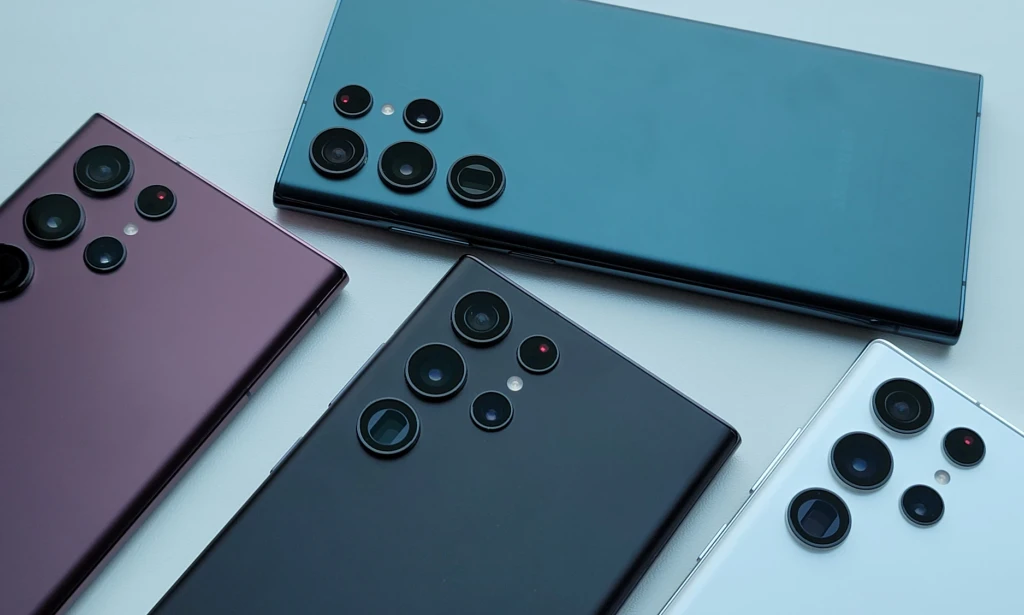 Samsung, Android 15 / One UI 7.0 Güncellemesini Telefonlarına Getiriyor