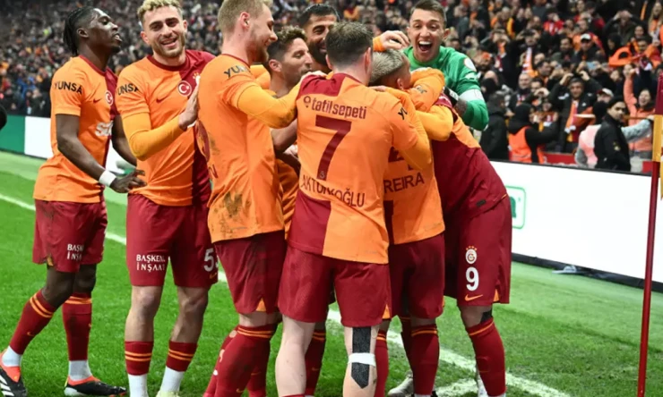 Galatasaray, Çaykur Rizespor’u 6-2 Mağlup Etti: Süper Lig’in 29. Haftasında İlklerin Gecesi