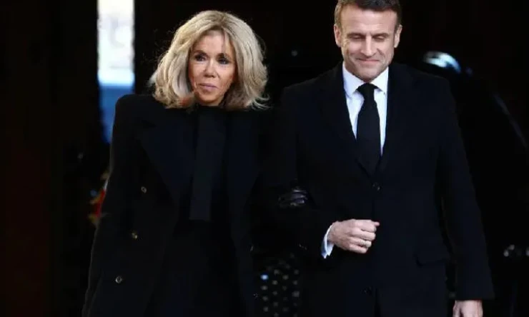 Macron, Eşi Hakkındaki Asılsız İddiaları Reddediyor