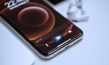 Apple, WWDC 2024'te Siri için AI Bildirim Özeti ve Konuşma Sesi Tanıtabilir
