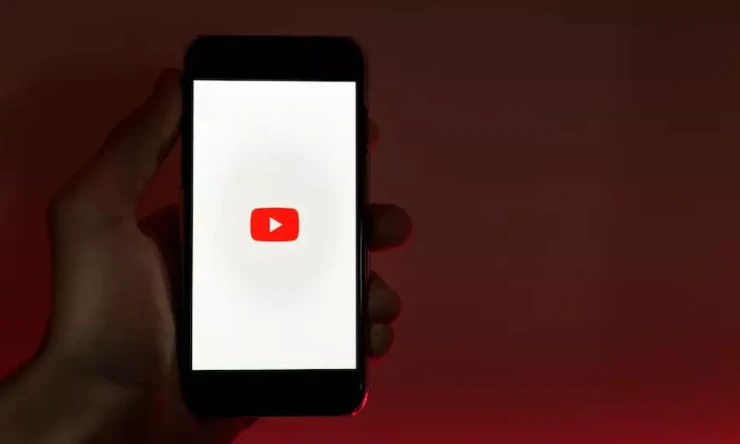 YouTube, Shorts İçin AI Destekli Yorum Konuları Özetleyici Özelliğini Test Ediyor