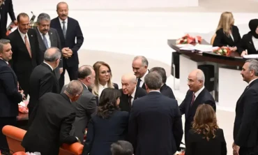 Bahçeli’nin Muhalefetle Yumuşama Hamlesi: Nezaket mi, Stratejik Taktik mi?