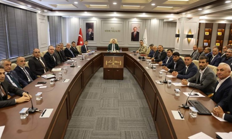 Yüzbaşılar Köyü Muhtarı Ahmet Uca, Taleplerini Vali Ercan Turan’a İletti: Sorunların Çözümü İçin Hızlı Adımlar Atılacak