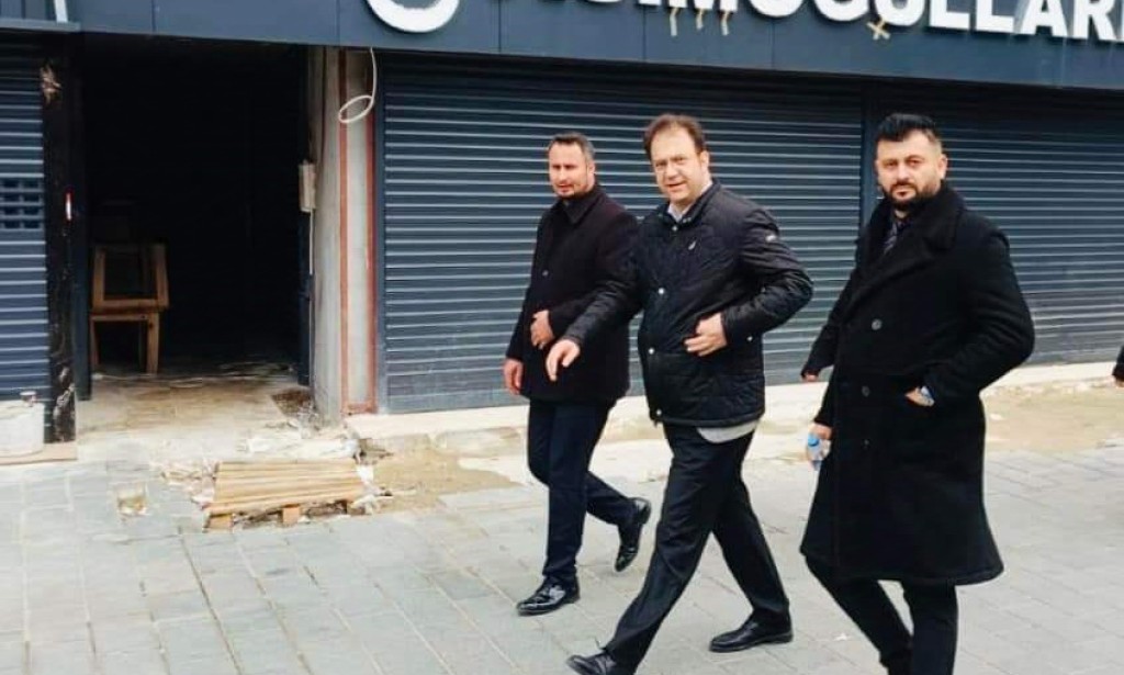 İzzet Kaya ve İnan Akgün Alp’ten Esenyurt’ta Adalet Çağrısı: CHP’nin Kayyum ve Haksız Tutuklamalara Karşı Düzenlediği Mitinge Destek