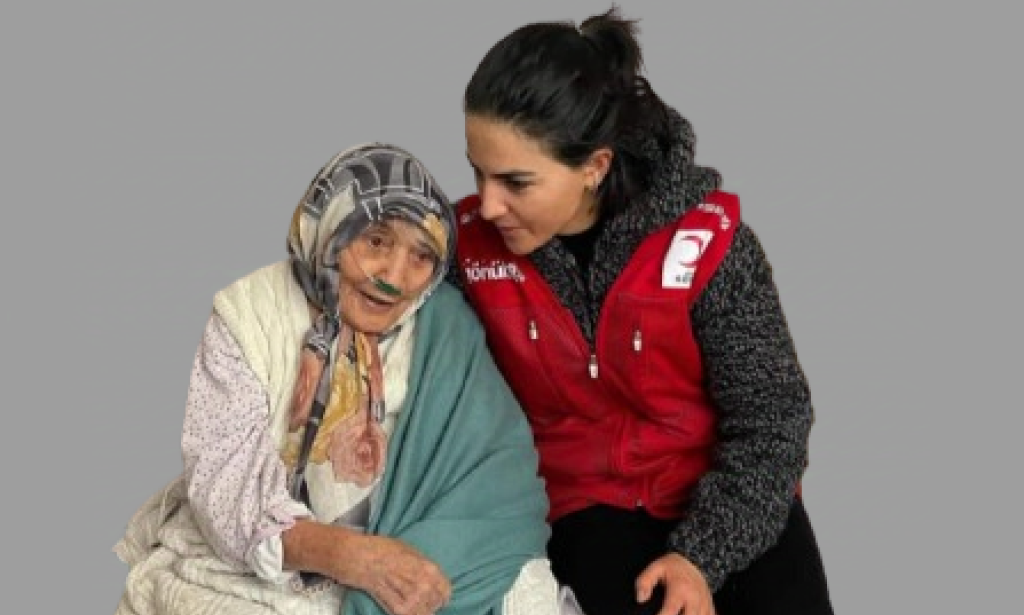 Iğdır Kızılay Şube Başkanı Doç. Dr. Ali İhsan Atalay’ın Talimatıyla Kızılay Kadın Kolları’ndan Asırlık Çınarlara Ziyaret