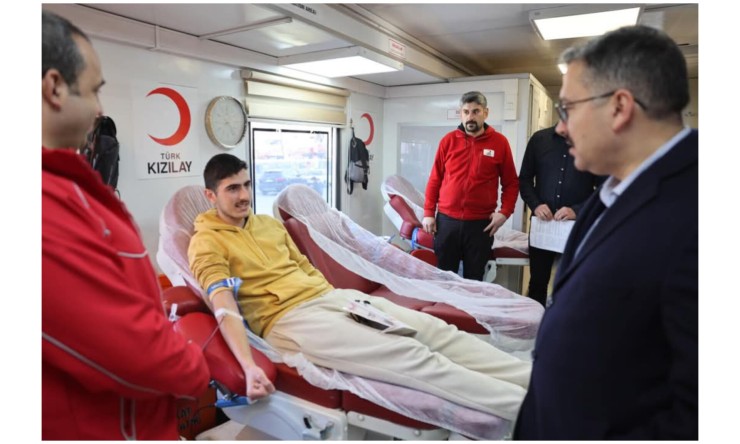 Türk Kızılay Iğdır Şube Başkanı Ali İhsan Atalay ve Vali Ercan Turan’dan Kan Bağışı Çağrısı
