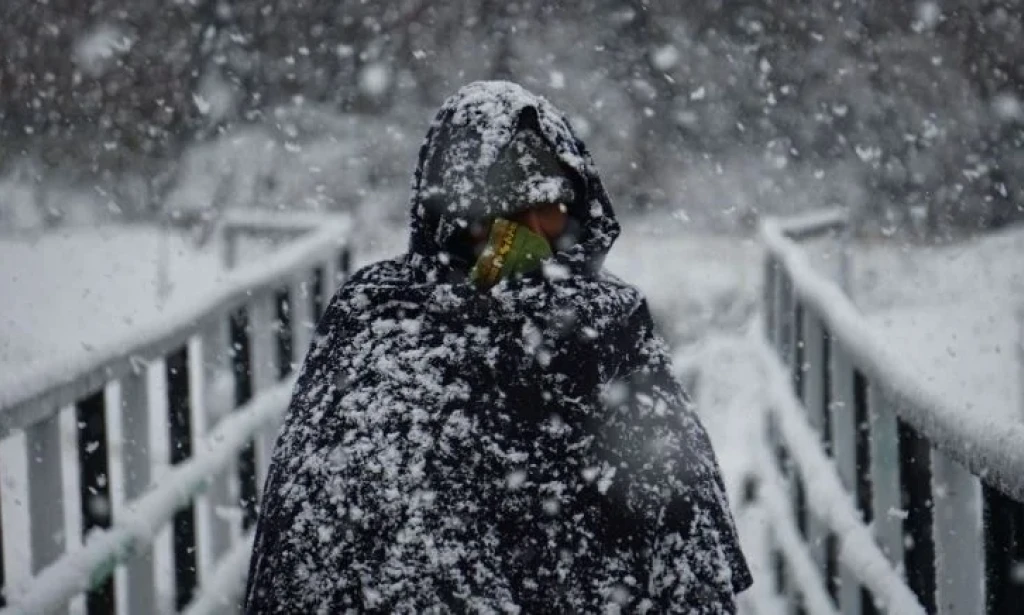 İstanbul'da Sibirya Soğukları Etkisini Artırıyor: AKOM'dan Kar ve Buzlanma Uyarısı