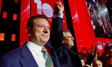 Ekrem İmamoğlu, CHP Cumhurbaşkanlığı Adaylığı İçin Resmi Başvurusunu Yaptı