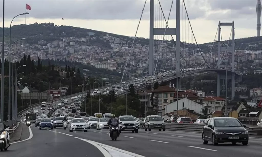 İstanbul'da Hafta Sonu Trafiğine Dikkat! Valilikten Yol Kapatma Kararı