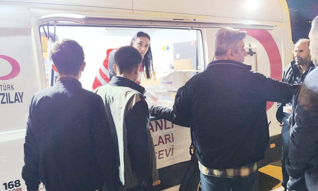 Türk Kızılay Iğdır Şubesi’nden Ramazan’da Anlamlı İkram Dağıtımı