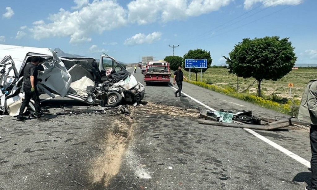 Iğdır'ın Tuzcula İlçesinde Feci Kaza