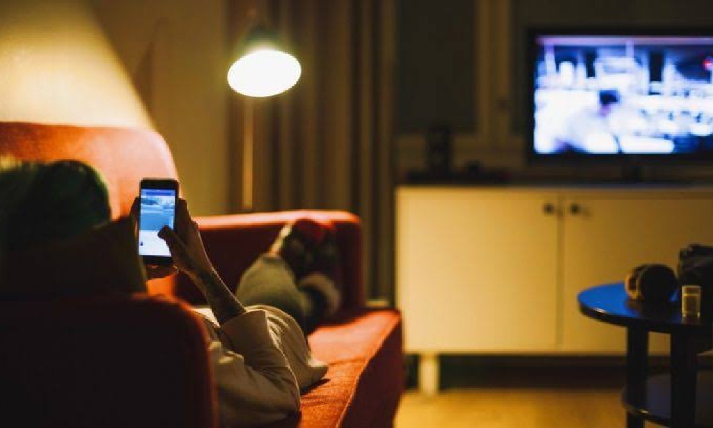 Televizyon Yetmedi, Bir de Sosyal Medya Çıktı