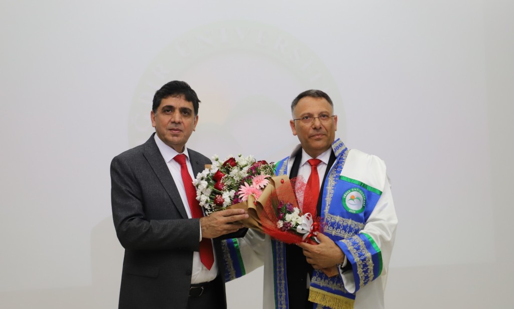 Iğdır Üniversitesi'nde Rektörlük Devir Teslim Töreni Gerçekleştirildi: Yeni Dönemin Yol Haritası Çizildi