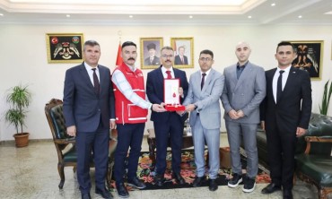 Türk Kızılay’dan Vali Ercan Turan’a Ziyaret