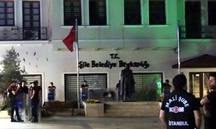 Son Dakika: Şile Belediyesi'ne Sabah Operasyonu! Belediye Başkanı Özgür Kabadayı Gözaltına Alındı