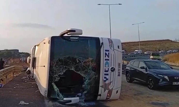 İstanbul'da Yolcu Otobüsü Dehşeti: 4 Can Kaybı, 26 Yaralı! İşte Kaza Anının Görüntüleri