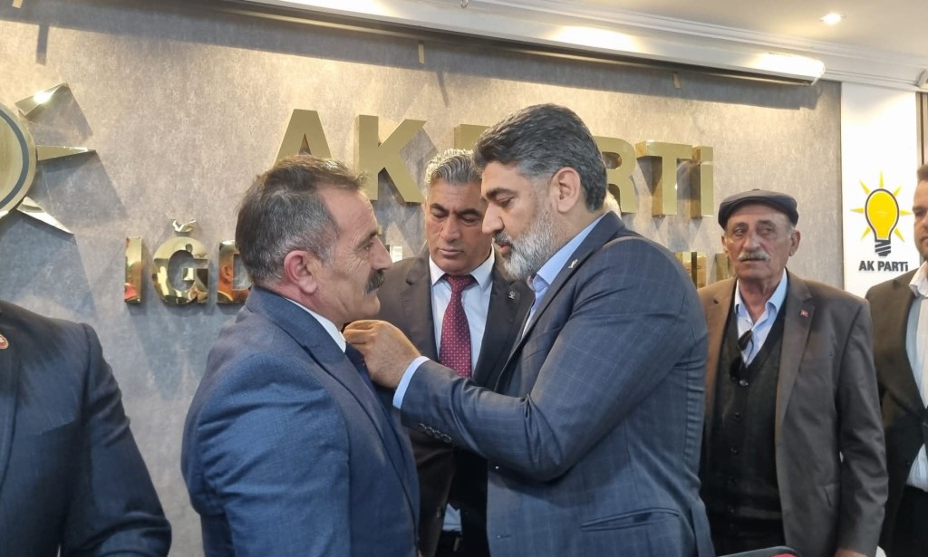 Iğdır’da yerel siyasette DEM Parti’den istifa ederek AK Parti saflarına katıldı